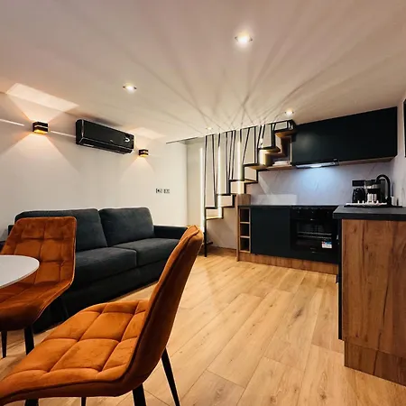 G15 Centre Stylish Flat