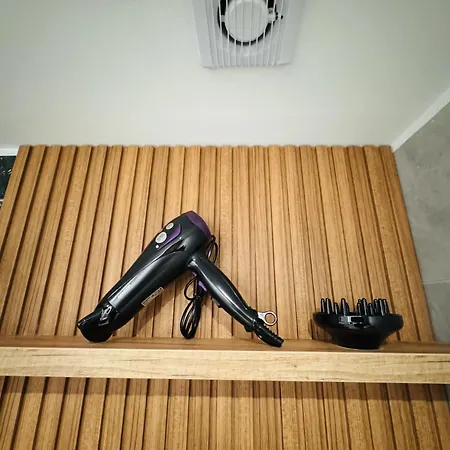 G15 Centre Stylish Flat 아파트 *