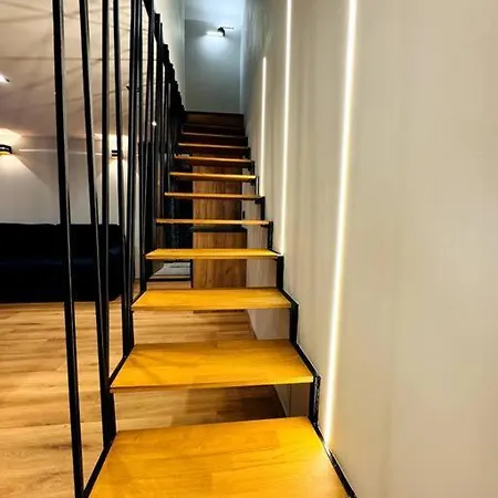 G15 Centre Stylish Flat * בודפשט