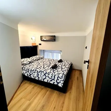 G15 Centre Stylish Flat