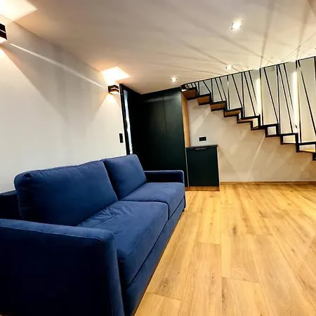 G15 Centre Stylish Flat דירה