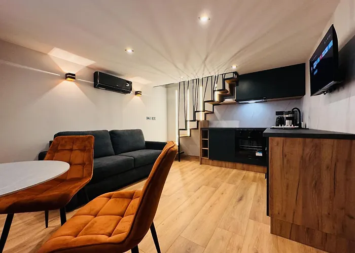 G15 Centre Stylish Flat