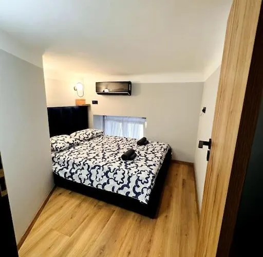 G15 Centre Stylish Flat